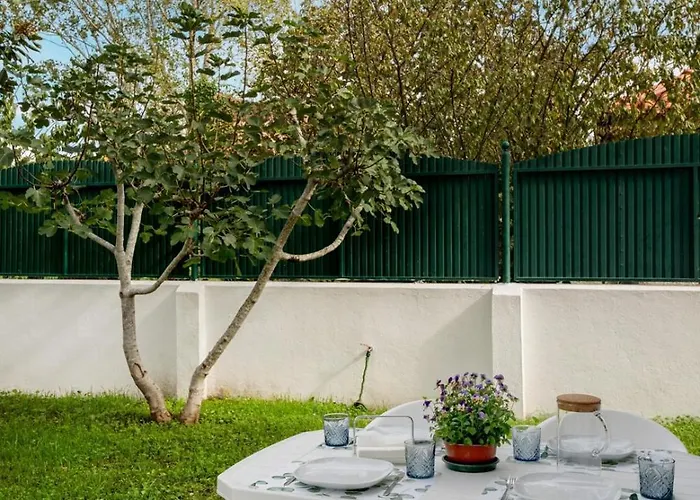 Alapraia Garden & Family | Villa *